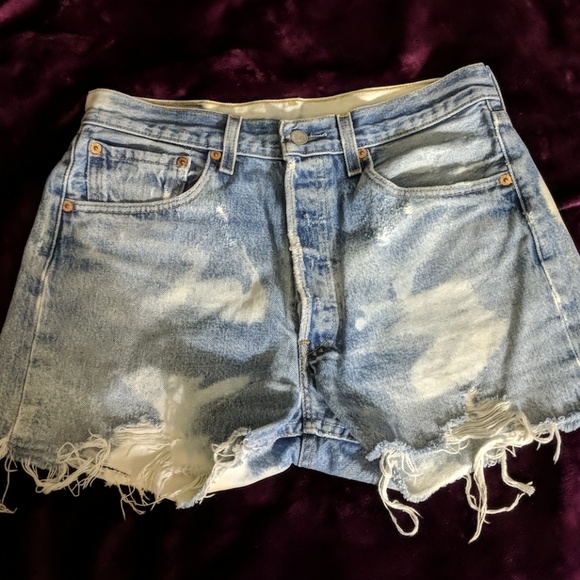 Levi's Pants - Levi's vintage distressed shorts